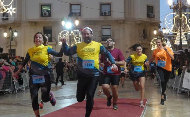 M S De Corredores Participan En La San Silvestre De Cartagena